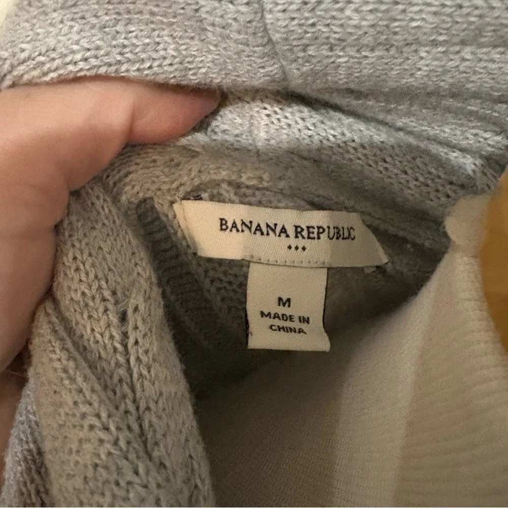 Cozy Gray Cable Knit Cardigan Banana Republic‎ Medium/ Grandpacore /cottagecore - Picture 8 of 8